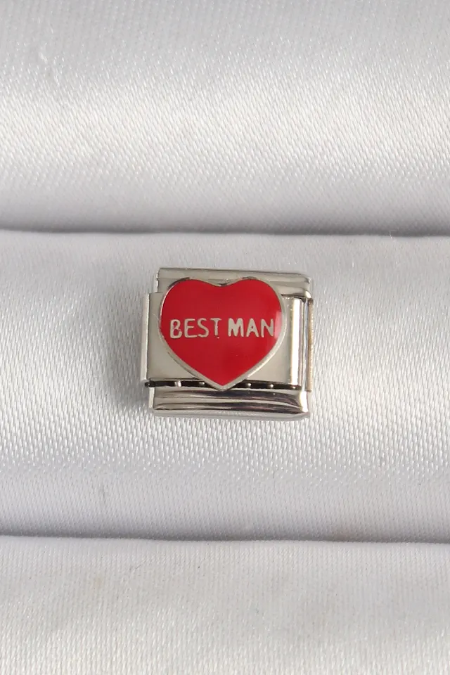 316L Çelik Gümüş Renk 'Best Man' Yazılı Kırmızı Kalp İşlemeli Nomination Charm