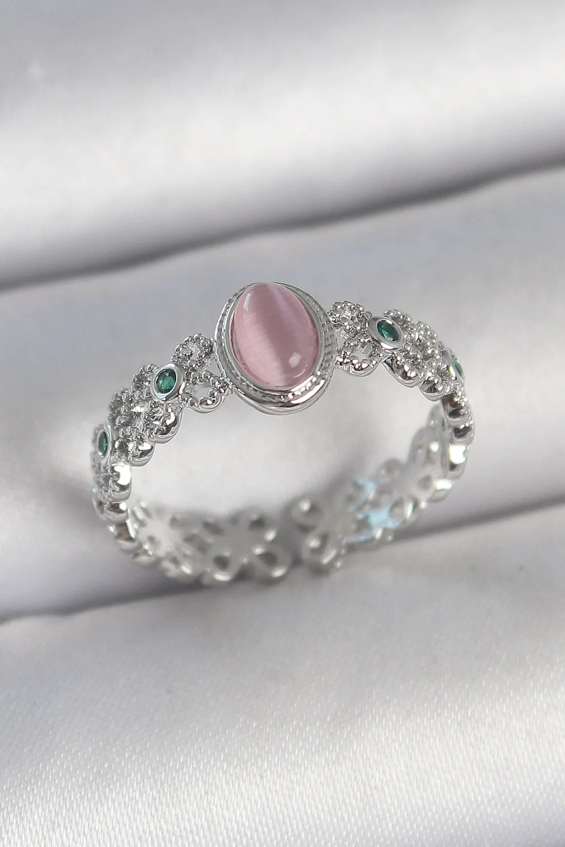 Pirinç Gümüş Renk Zirkon Taş Detaylı Pembe Mineli Damla Model Ayarlanabilir Kadın Yüzük