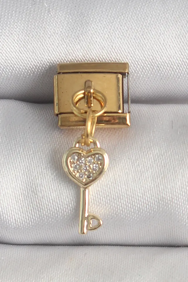 316L Çelik Gold Renk Sallantı Zirkon Taşlı Kalpli Anahtar Model Nomination Charm