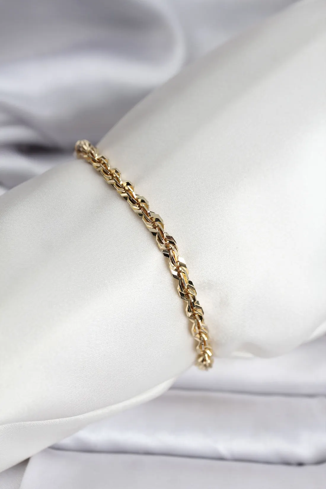 14K Gold Renk Kaplama Burgu Zincir Model CM Kadın Bileklik