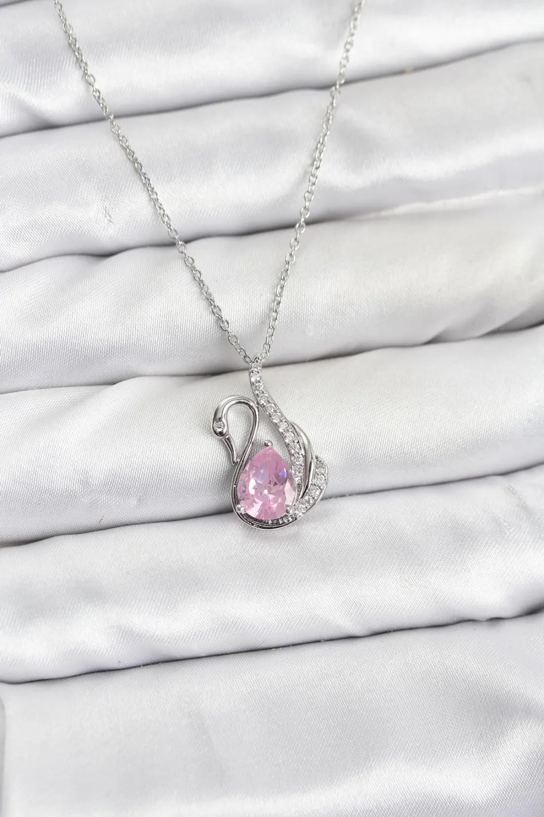 316L Çelik Zincir Gümüş Renk Pembe Kuğu Model Zirkon Taşlı Kadın Kolye