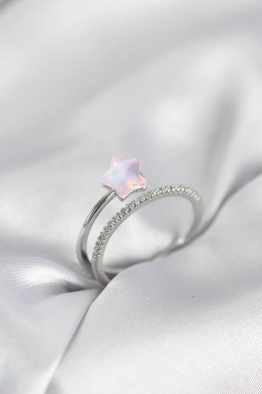 Gümüş Renk Zirkon Taşlı Pembe Halley Model Kadın Yüzük