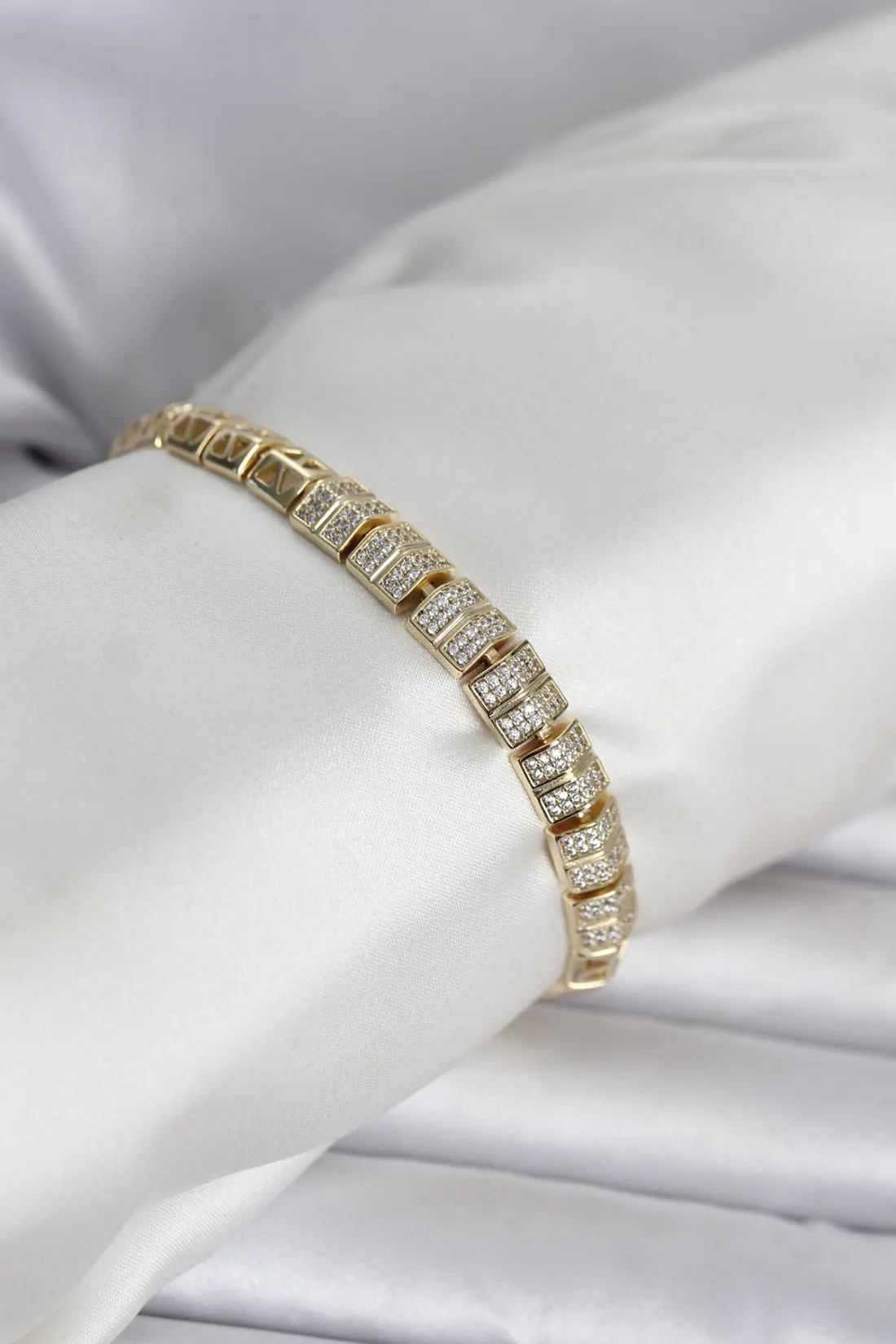Xuping Zirkon Taşlı Gold Renk Kadın Bileklik