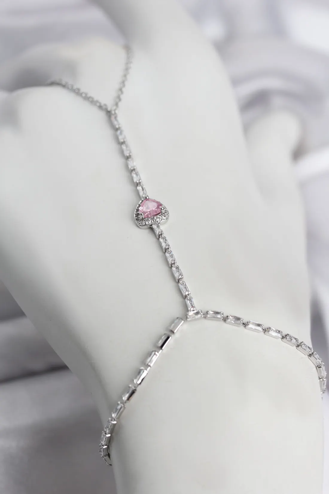 Gümüş Renk Pirinç Zirkon Taşlı Pembe Kalp Model Şahmeran